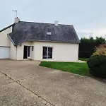 Grande Maison De 4 Avec Jardin Et Baby-foot Сasa de vacaciones Trignac