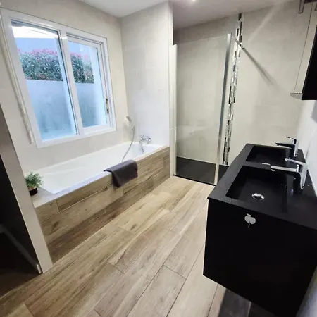 Grande Maison De 4 Avec Jardin Et Baby-foot * Trignac