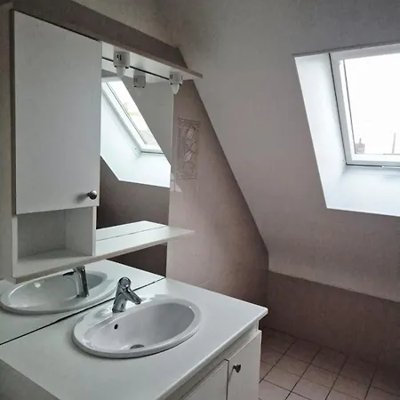 Grande Maison De 4 Avec Jardin Et Baby-foot *
