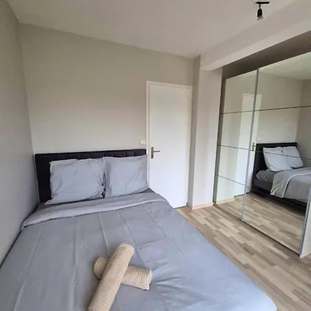 Prázdninový dům Grande Maison De 4 Avec Jardin Et Baby-foot Trignac